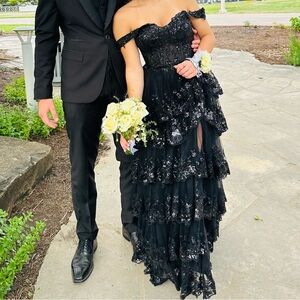 Capri Black A-Line Lace Off-the-Shoulder Tiered Long Prom Dress with Slit
